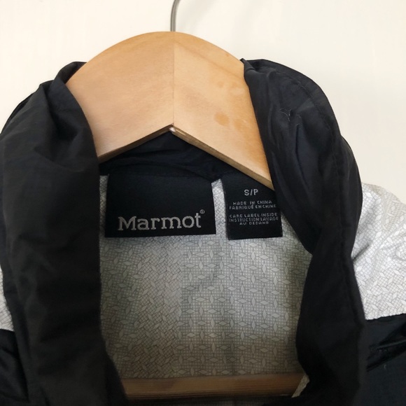 Marmot Women’s Rain Jacket - Picture 2 of 4